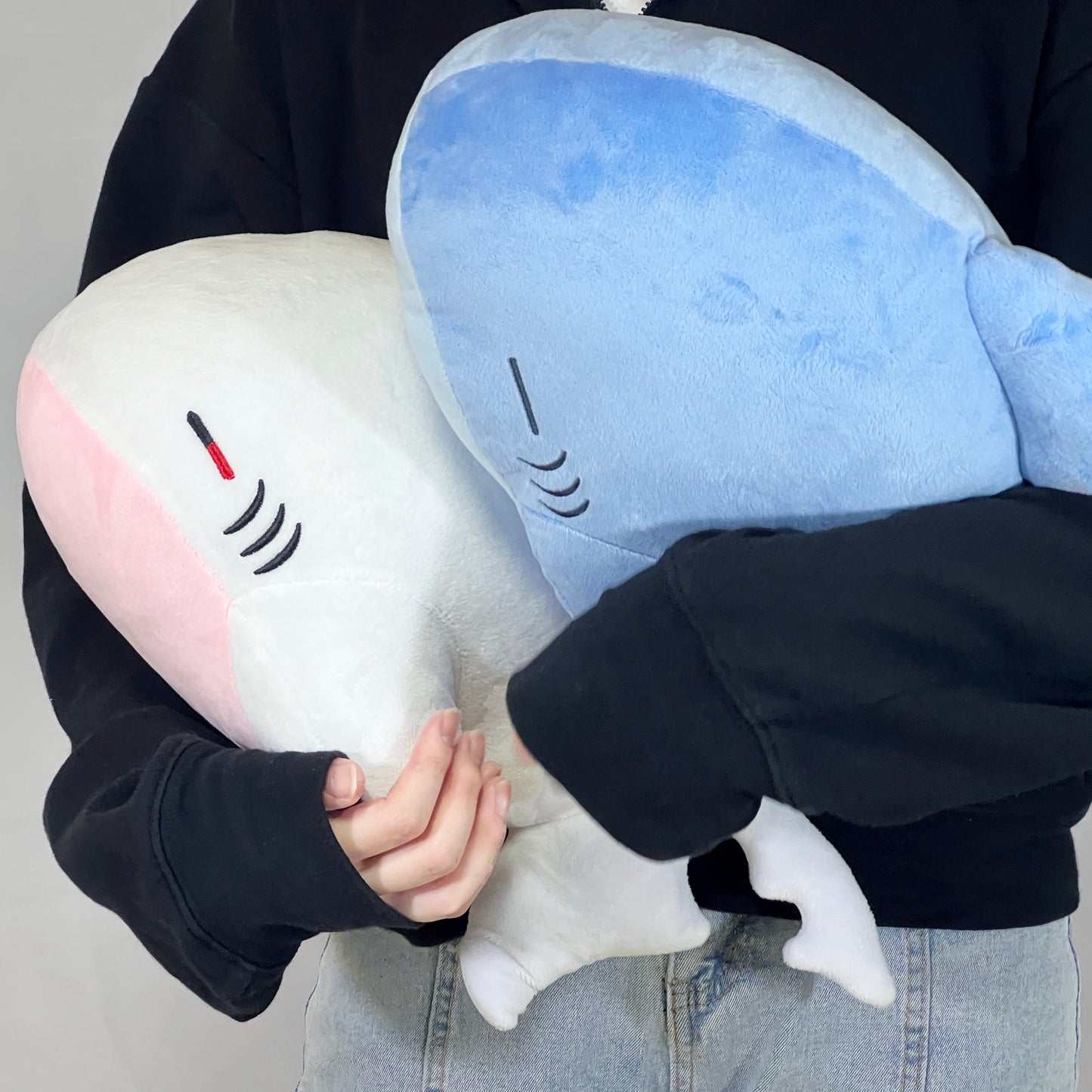 【予約商品】れおなるど 一緒に寝れるサメぬいぐるみ 青